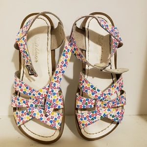 Saltwater sandals